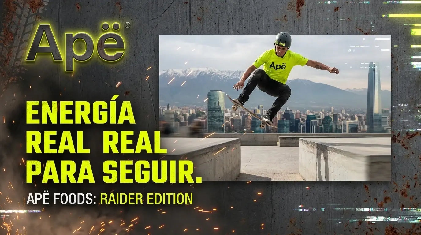 Skater APË en movimiento frente a Santiago y la cordillera
